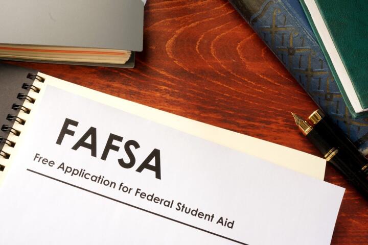 FAFSA 2026–27: Contributor Rules Explained